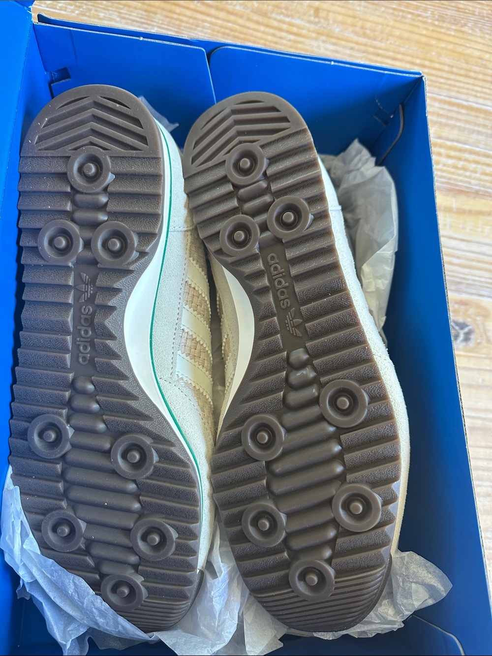 Adidas Women’s SL 72 OG Beige Sneakers with Green Laces - Picture 7 of 8